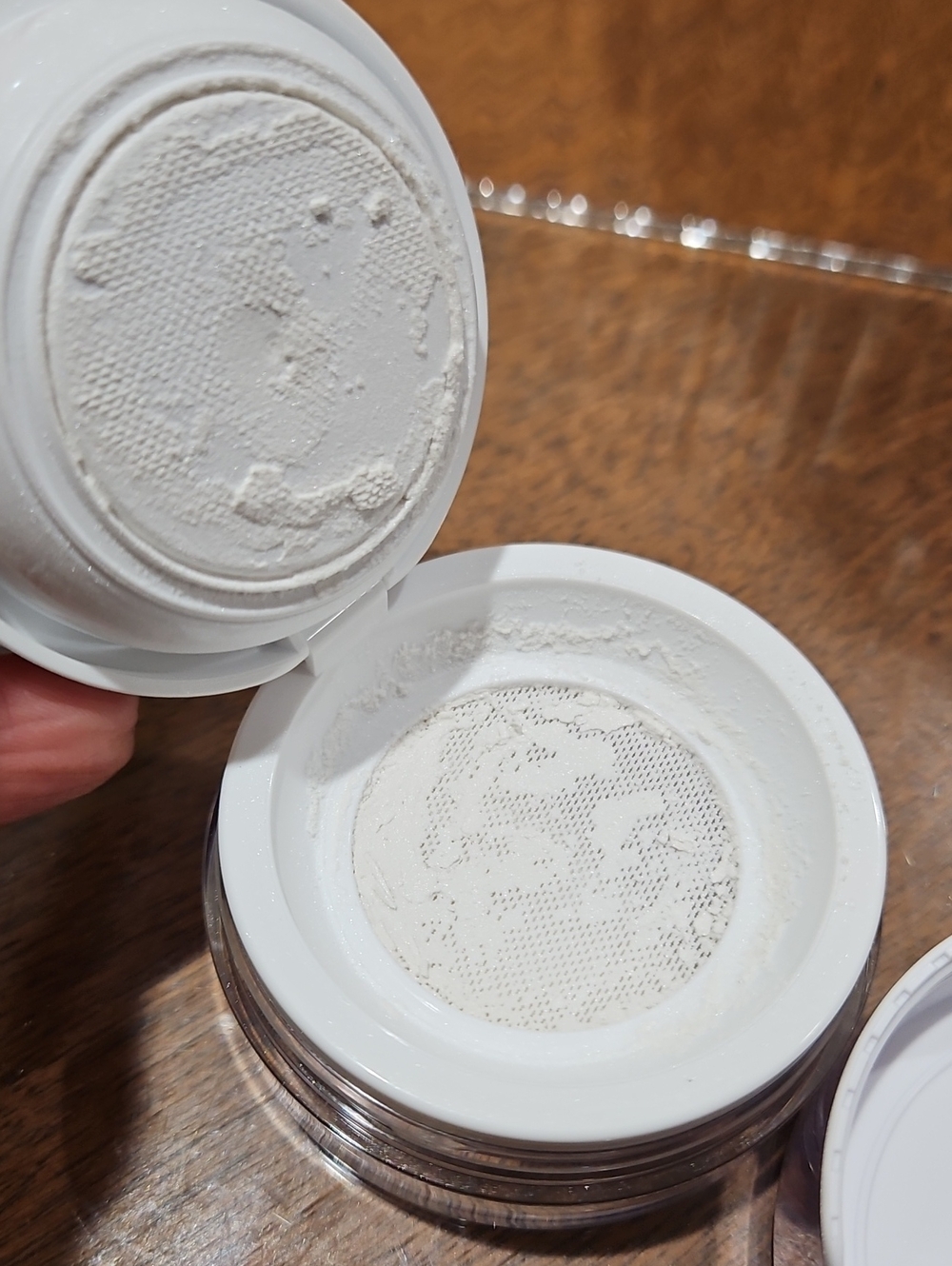 tarte Creaseless Translucent Setting Powder - Picture 8 of 9